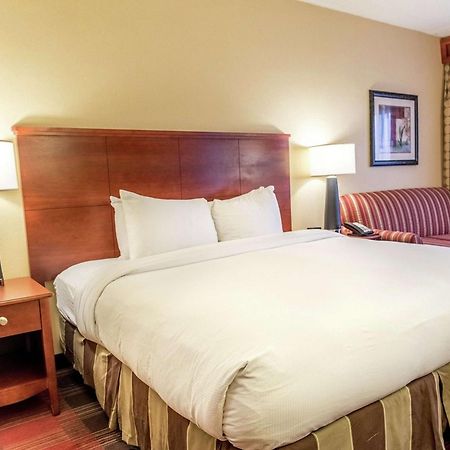 Doubletree By Hilton Holland Ξενοδοχείο Εξωτερικό φωτογραφία