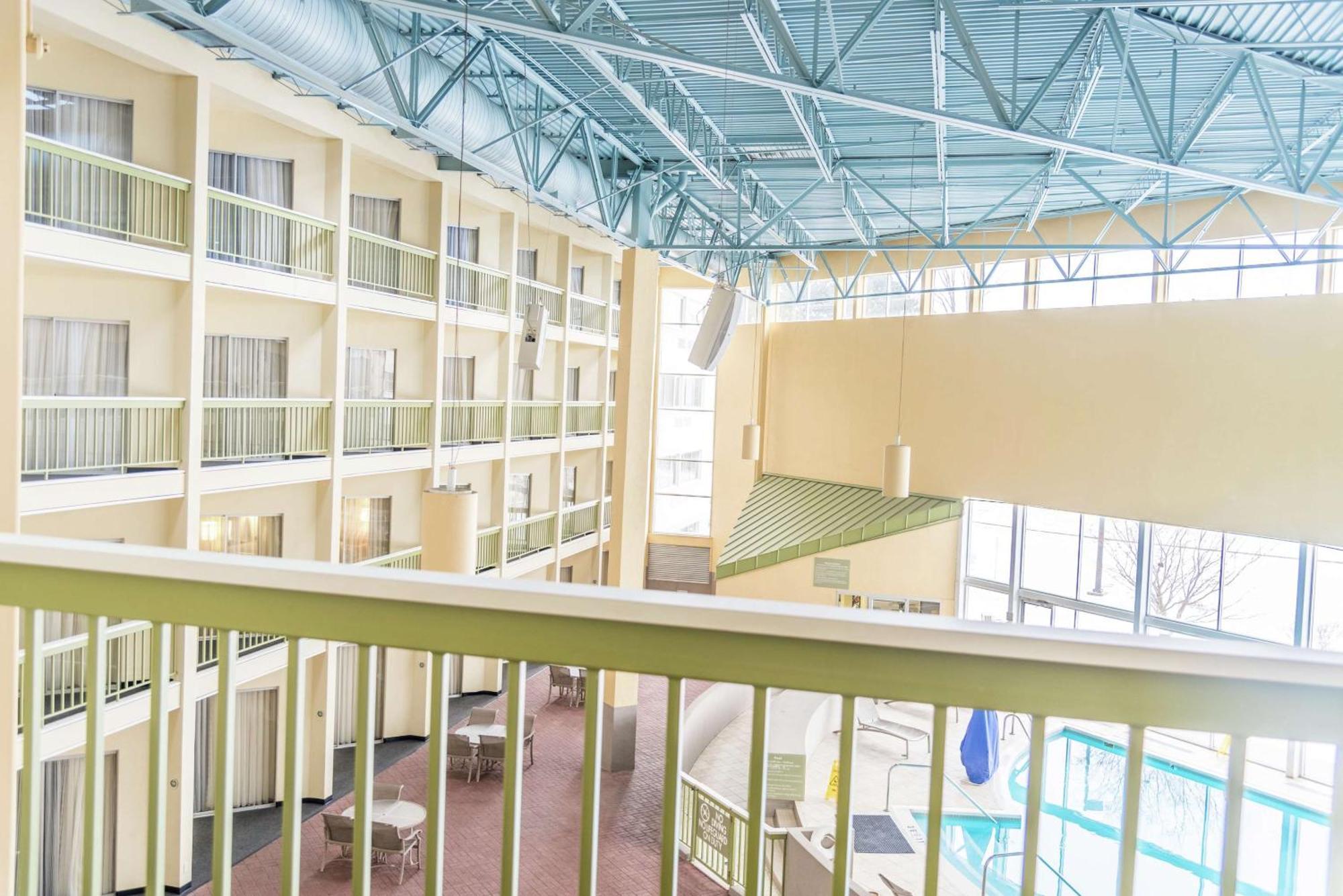 Doubletree By Hilton Holland Ξενοδοχείο Εξωτερικό φωτογραφία