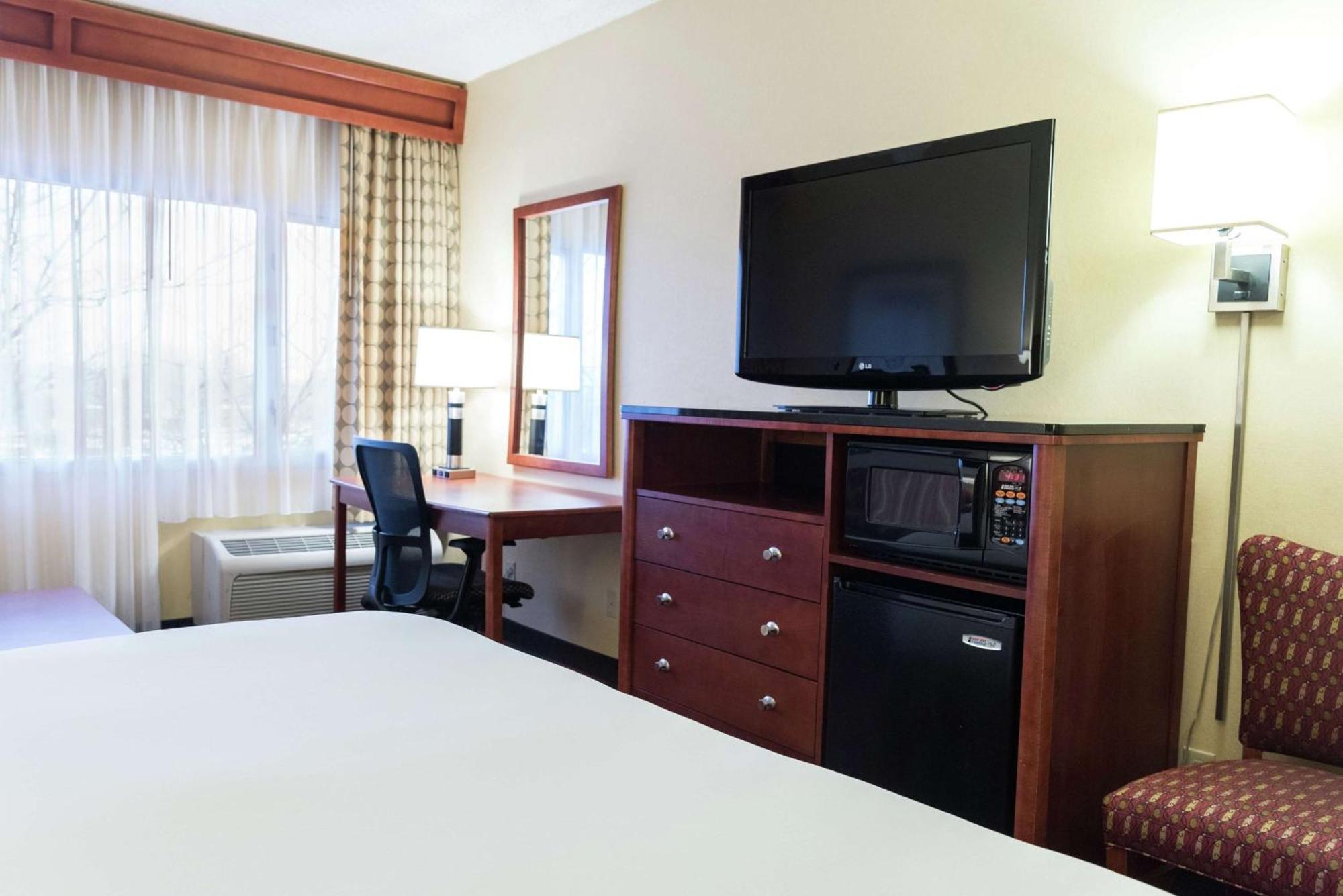 Doubletree By Hilton Holland Ξενοδοχείο Εξωτερικό φωτογραφία