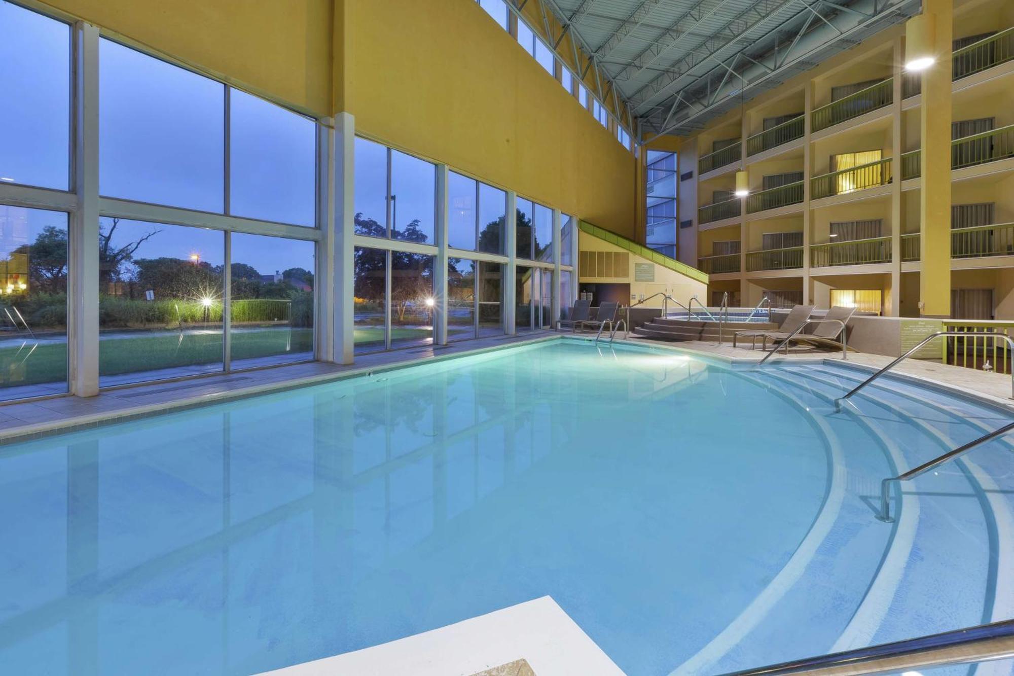 Doubletree By Hilton Holland Ξενοδοχείο Εξωτερικό φωτογραφία
